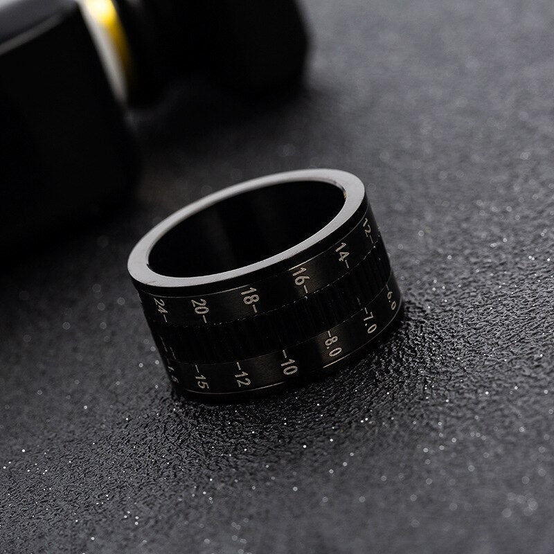 Camera ring Parameters Can Be Adjusted By Turning, Photographer's Rotating Camera Lens Ring