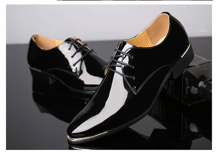 2023 Classic Men Luxury Business Shoes Derby Gentleman Honorable Oxford Mens Red White Men Party Shoes for Men Dress Shoes