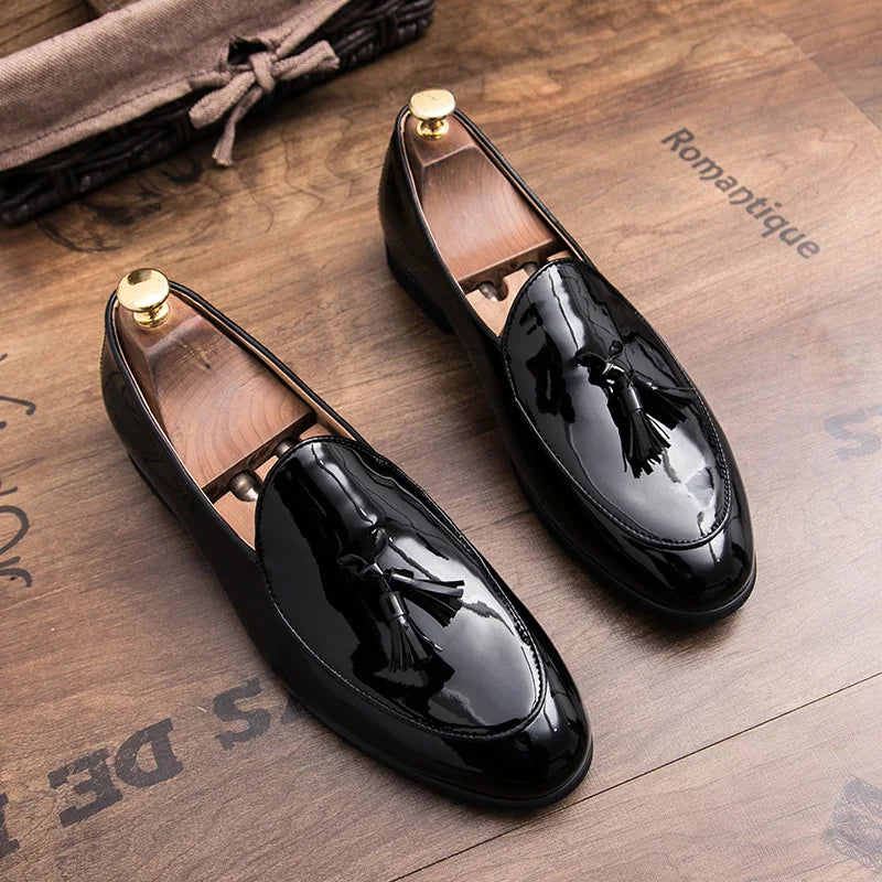 New Fashion Leather Gentleman Stress Shoes Men Business Driving Shoes Handmade Tassel Loafers chaussure Party Flats Dress Shoes