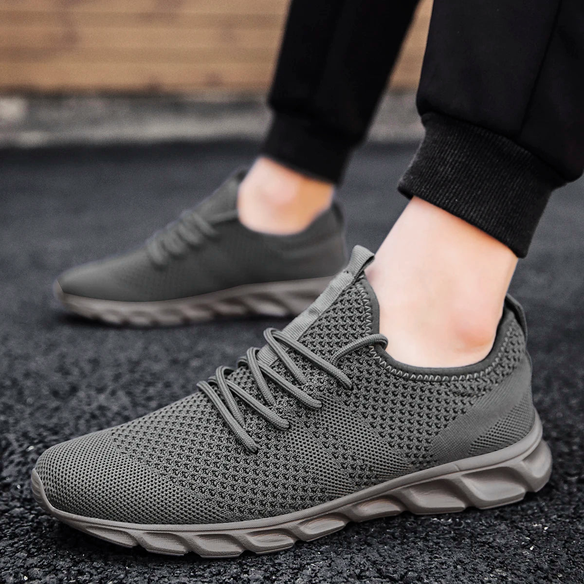 Hot Sale Light Man Running Shoes Comfortable Breathable Men's Sneaker Casual Antiskid and Wear-resistant Jogging Men Sport Shoes