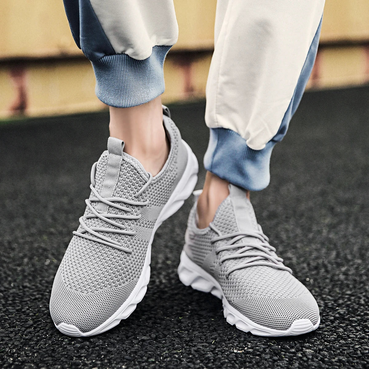 Hot Sale Light Man Running Shoes Comfortable Breathable Men's Sneaker Casual Antiskid and Wear-resistant Jogging Men Sport Shoes