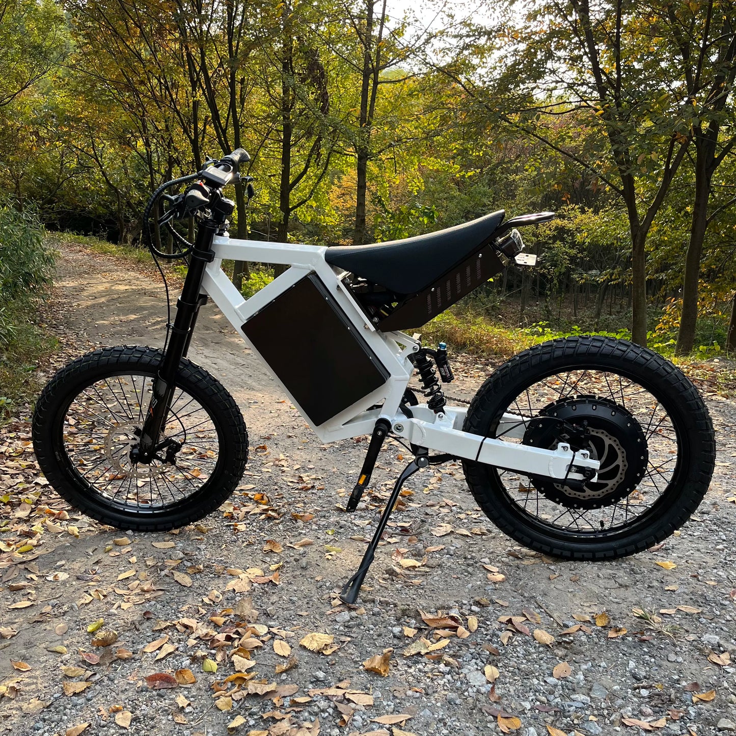 2023 New Bomber Electric Bike 5000W 6000W 72v Ebike Electric Mountain Bike Dirt Bike Electric Motorcycle