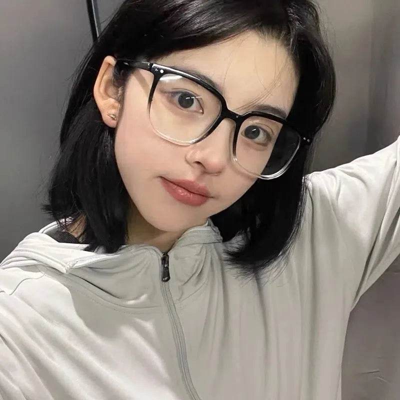 A Fashionable And Trendy Anti Blue Light Large Frame With Gradient Wood Grain Flat Light Glasses Frame For Women - MarvelouStoree