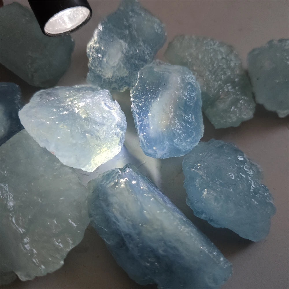 Natural Decor Aquamarine Quartz Beryl Gemstone Crystal Stone Mineral Specimen Hand-carved Materials for Jewellery Making