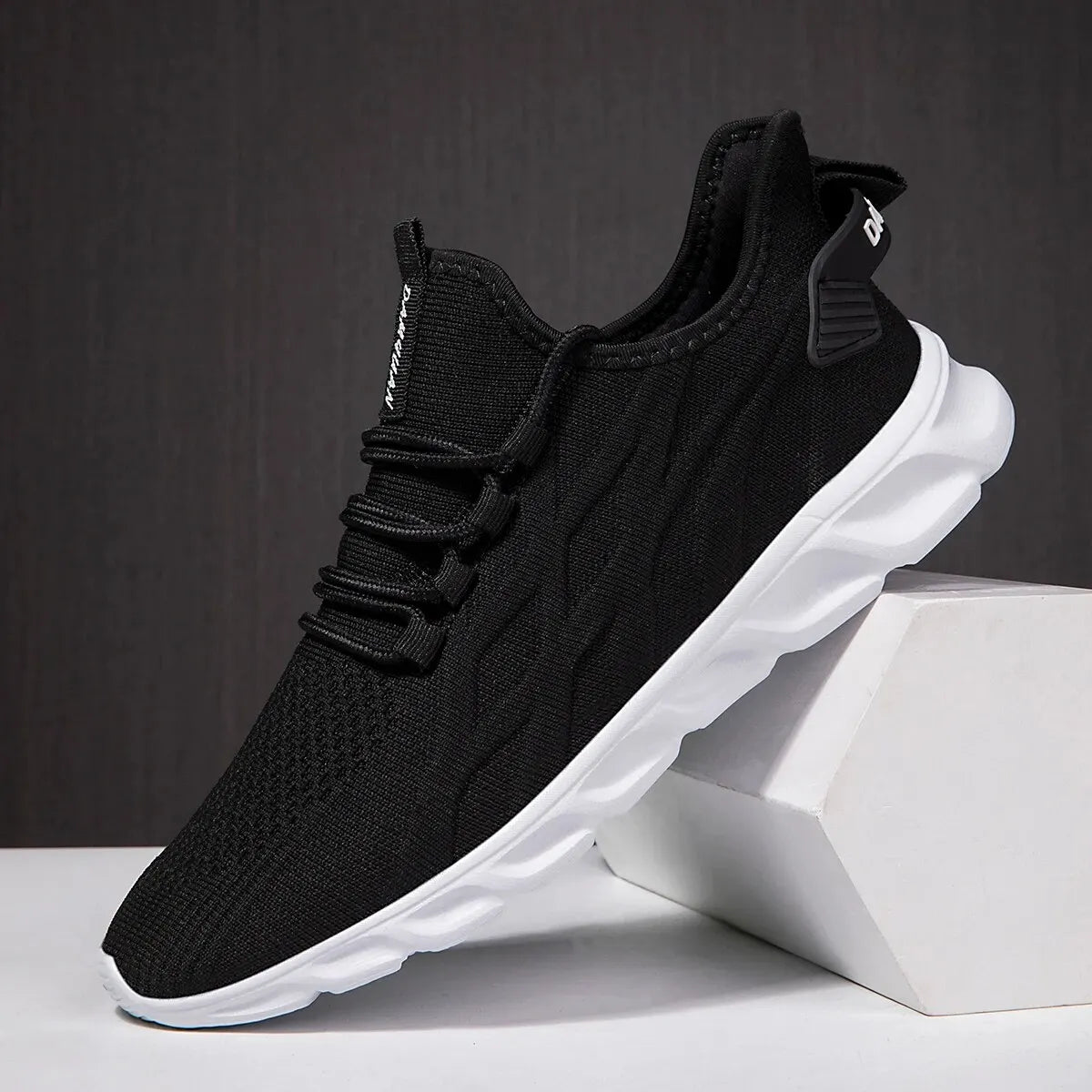 Men Vulcanized Walking Running Shoes Unisex Casual Lightweight Tennis Shoes Athletic Sports Shoes Breathable Fashion Sneakers