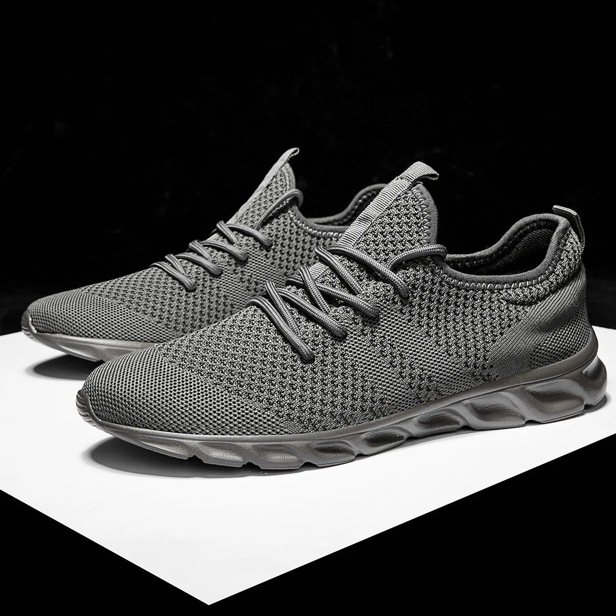 Hot Sale Light Man Running Shoes Comfortable Breathable Men's Sneaker Casual Antiskid and Wear-resistant Jogging Men Sport Shoes